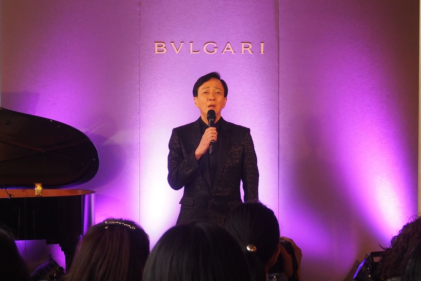 『愛の讃歌』を熱唱する玉三郎さん