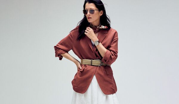 「ブルネロ クチネリ」のジャケット×「ヴァシュロン・コンスタンタン」の時計|快活な小気味よさを信条としたスタイル