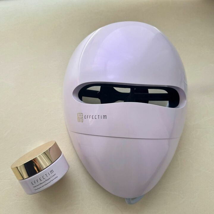 左／エフェクティム インテンシブ ビューティー リペア クリーム 50g ￥14,300　右／エフェクティム インテンシブ ビューティー リペア マスク ￥143,000（限定発売中）