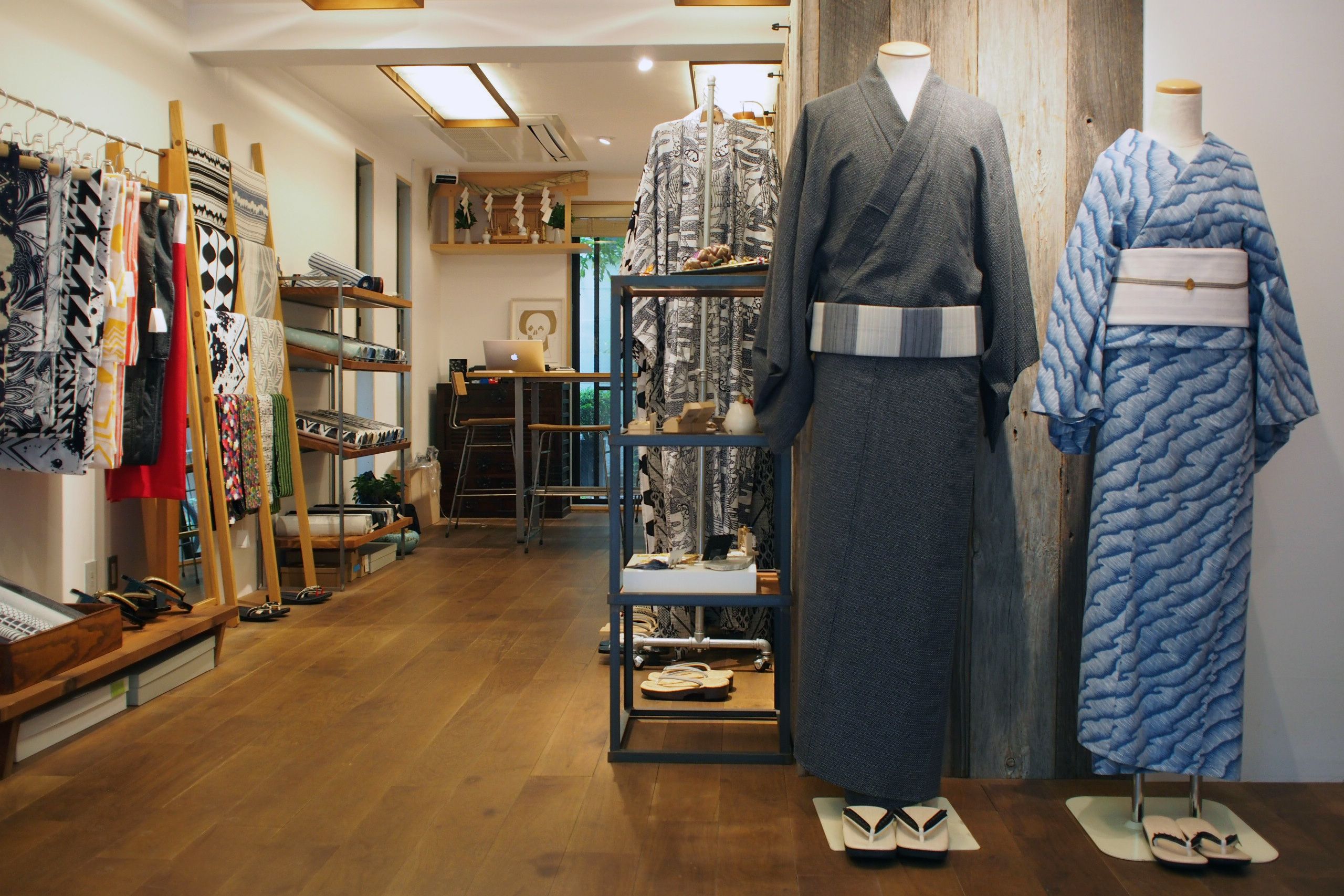 ペアでもショッピングを楽しめるKAPUKI店内