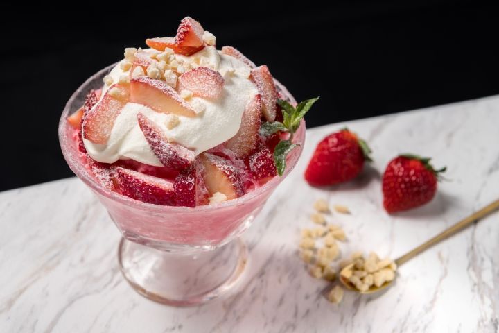 【MAX BRENNER CHOCOLATE BAR】「ホワイトチョコレートストロベリーかき氷」¥1,180