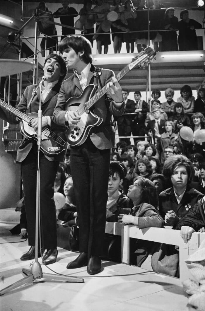 左は、ポール・マッカートニー。