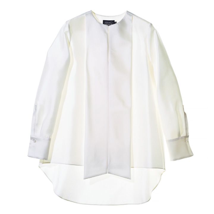 ブラウス［素材：シルク］￥110,000（オールウェイズ〈MIKAKO NAKAMURA〉）　[Precious2018年10月号95ページ] 