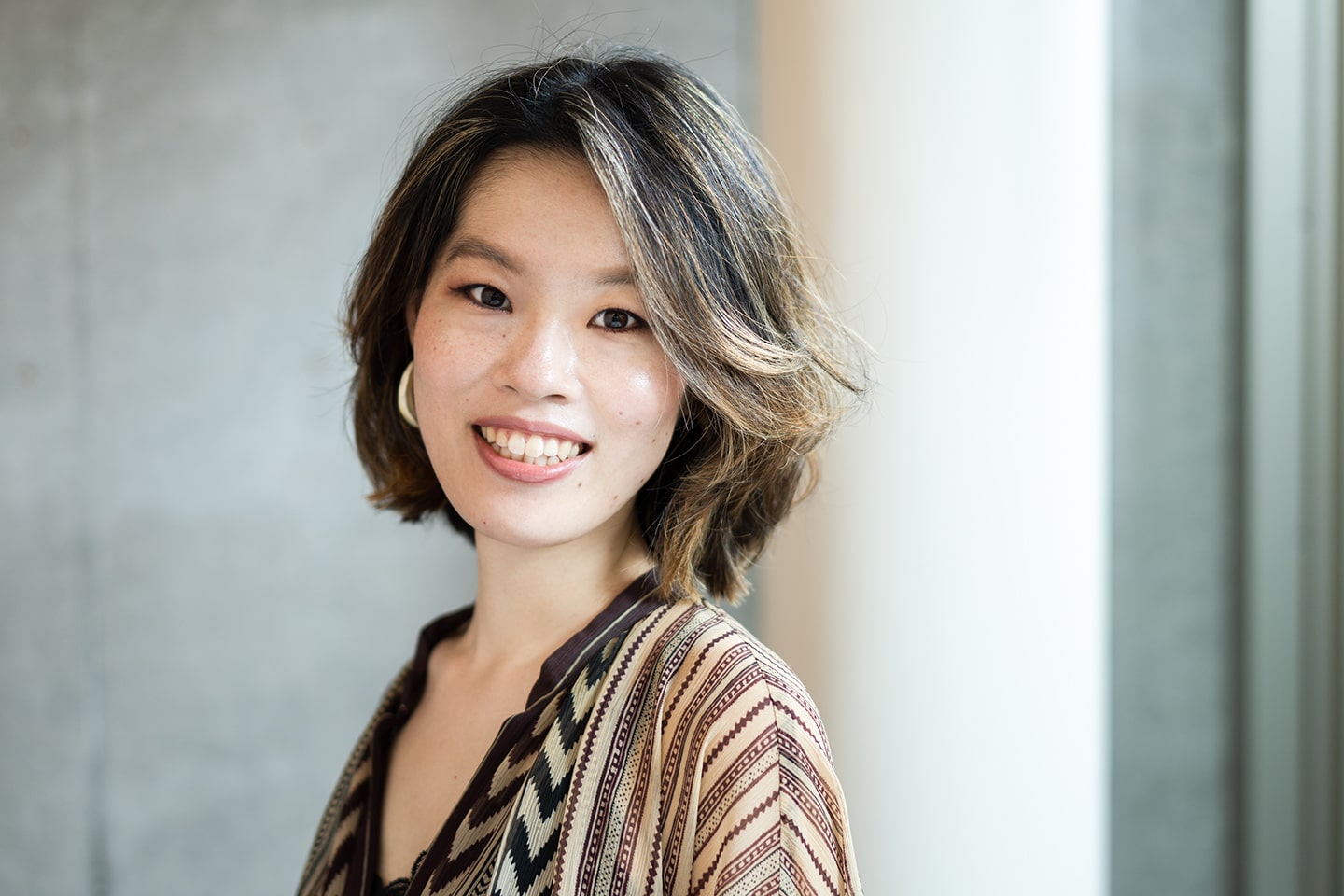 MAGNOLiA Aoyama デザイナー・CHINATSUさん。4月から週1で英会話のレッスンをスタート。「中国やタイの美容師さんたちに技術を教えるなど、仕事に生かしたいですね」Instagramアカウント@chinatsu.magnolia
