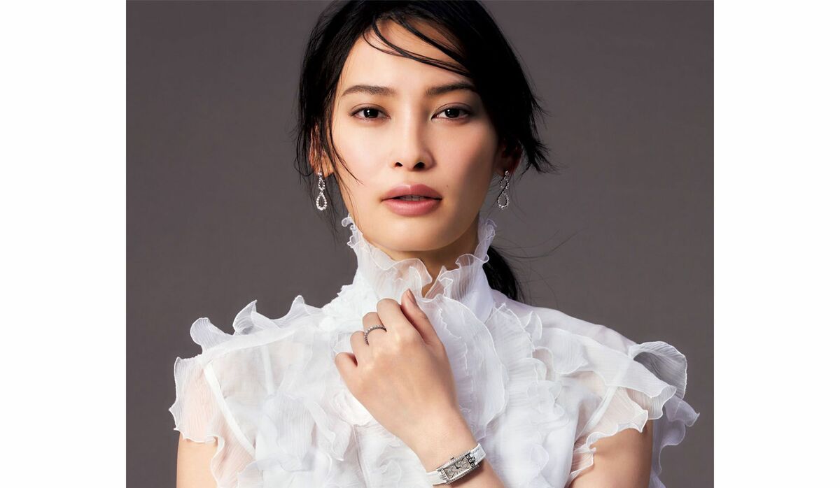 ✨大政絢さん着用✨ 美品 PELLICO リネン ミュール イタリア製 雑誌掲載 Precious』の表紙を飾る、大政 絢さんの仕事との向き合い方とは