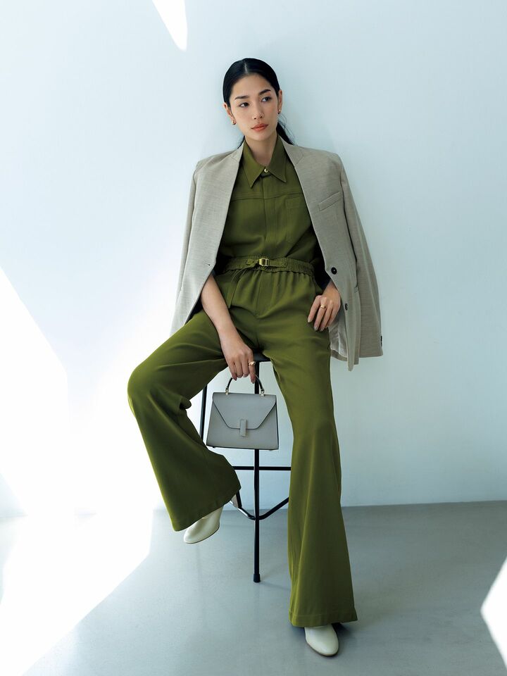シャツ_2,パンツ_3,ジャケット_3,ピアス_3,指輪_5,バッグ_2,靴_2