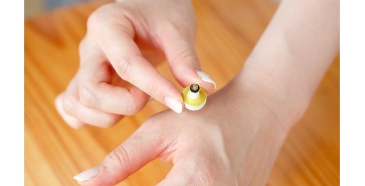 じんわり温かいくらいが丁度いい感じ。体調によって熱く感じる時は、無理せず外してしまって大丈夫。