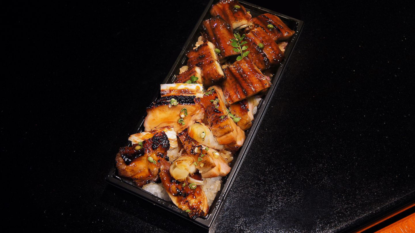 「鰻蒲焼きと鶏炭火焼き重」¥5,500