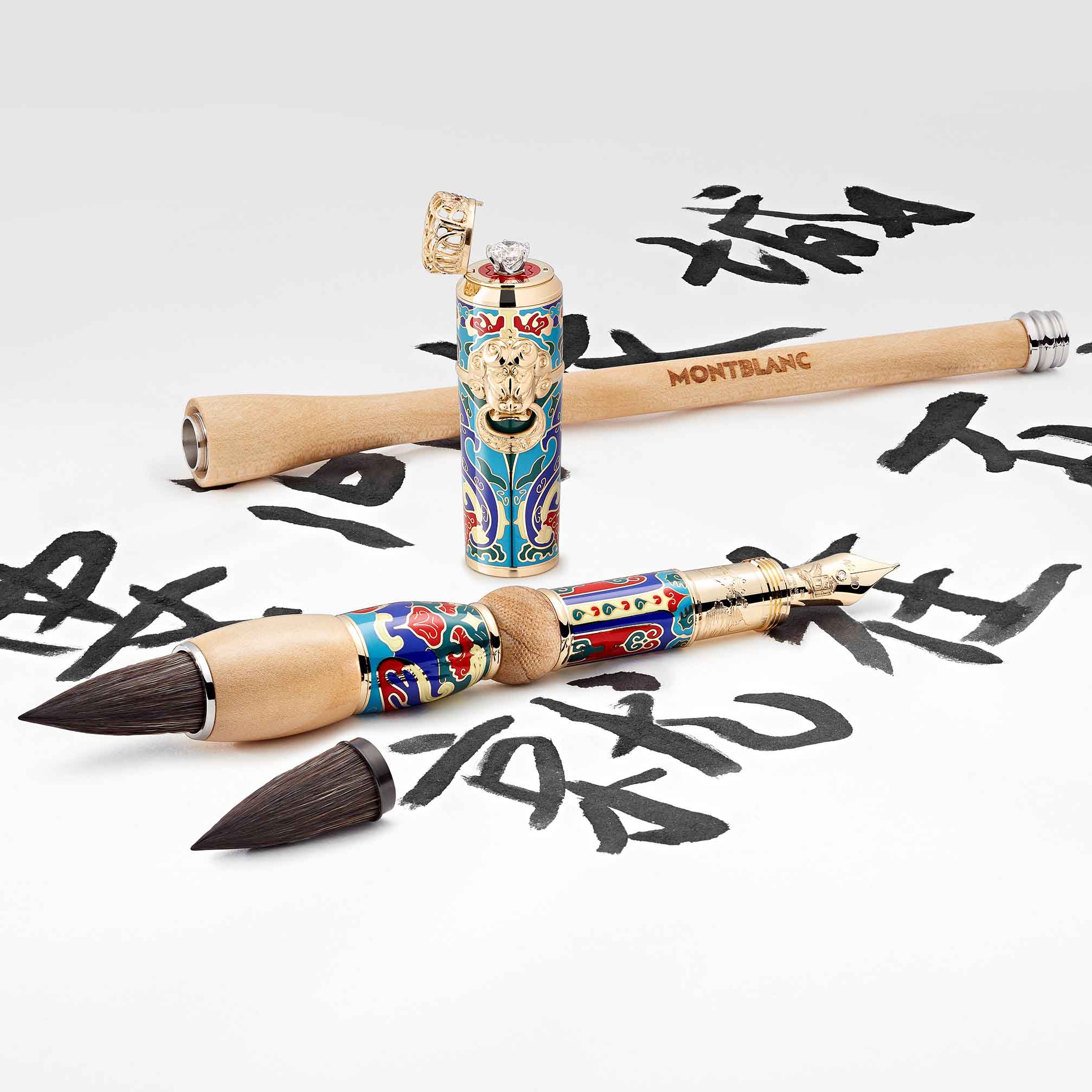 尻軸に本物の書道用の筆が装着されており、書道筆にも転用できる。「明」の時代をリスペクト。限定数5点。550,000ユーロ(時価)