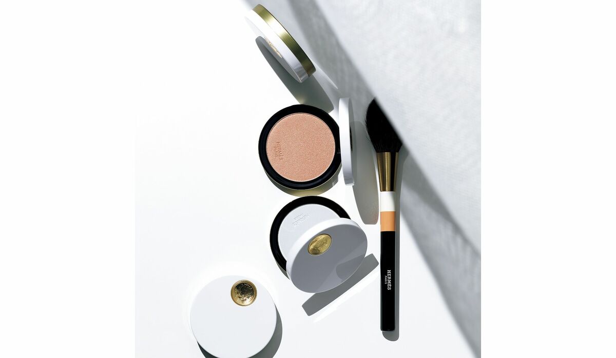 エルメス　フェイスパウダー プードル エクラ マット ノマドブラシ 新品 エルメス フェイスパウダー プードル エクラ マット ノマドブラシ 新品