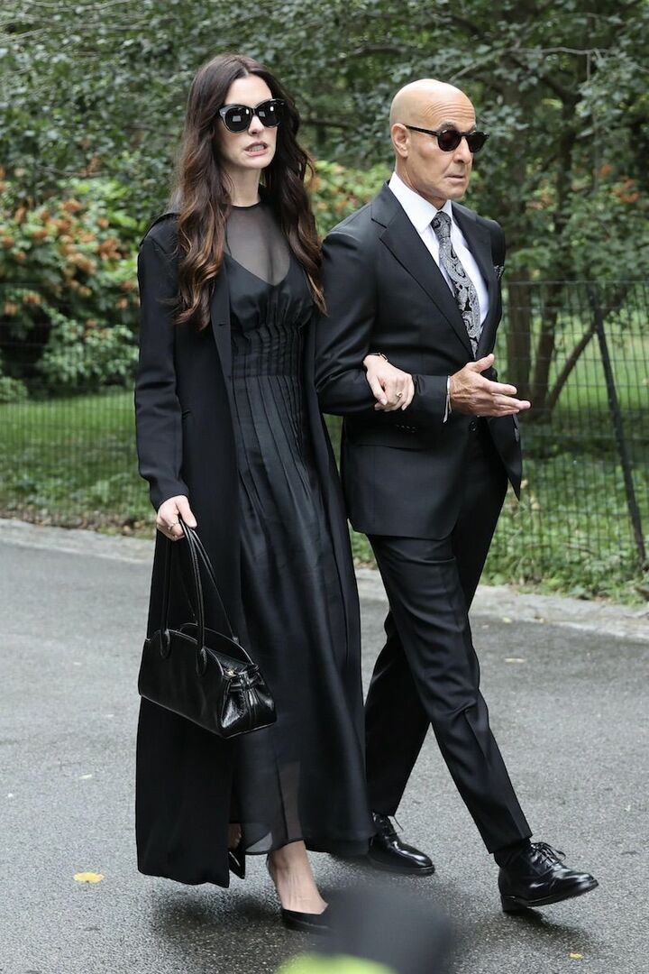 共演のアン・ハサウェイと。