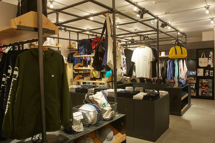 チャンピオン スウェッツ アンド ティーズ ハラジュクの店内の様子