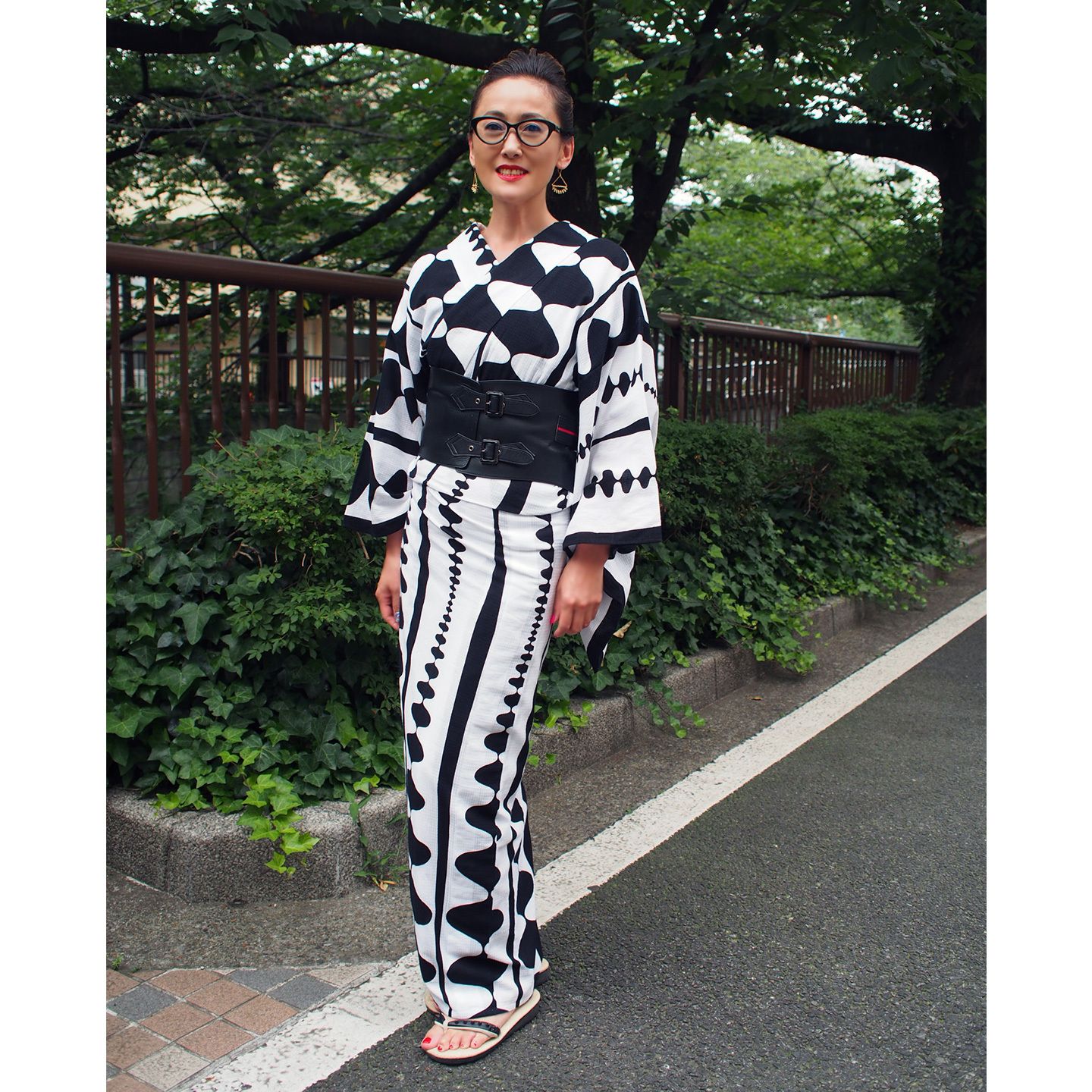 浴衣¥55,000(仕立て代込み) 帯ベルト¥72,000(ともにKAPUKI)