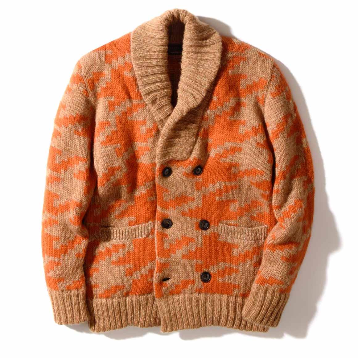 ニット¥78,000(ヴァンドリ青山本店)