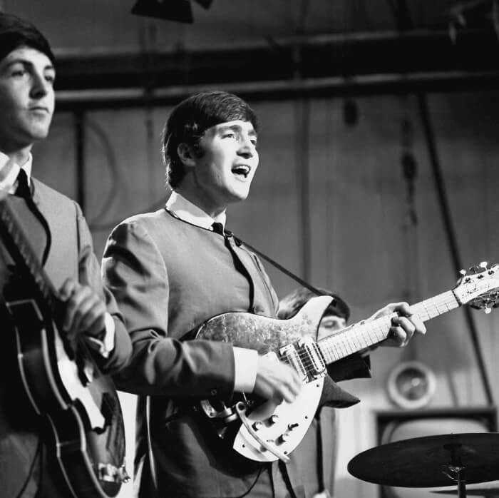 左は、ポール・マッカートニー。