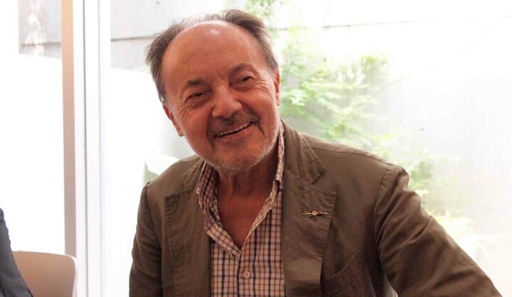 インタビューに答えるルイジ・ダルクオーレ氏。長年着込んでいるという自身がはおっているジャケットは、体に馴染み、とてもいい風合いを醸し出している。