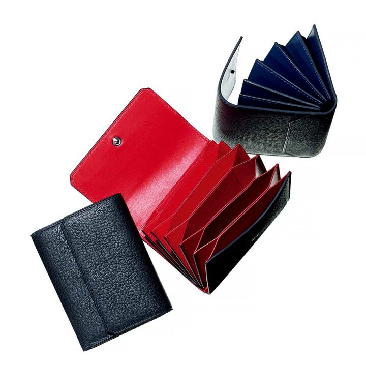 ［縦8.5×横11×マチ2.5cm］各￥87,000（コノリー 銀座店）