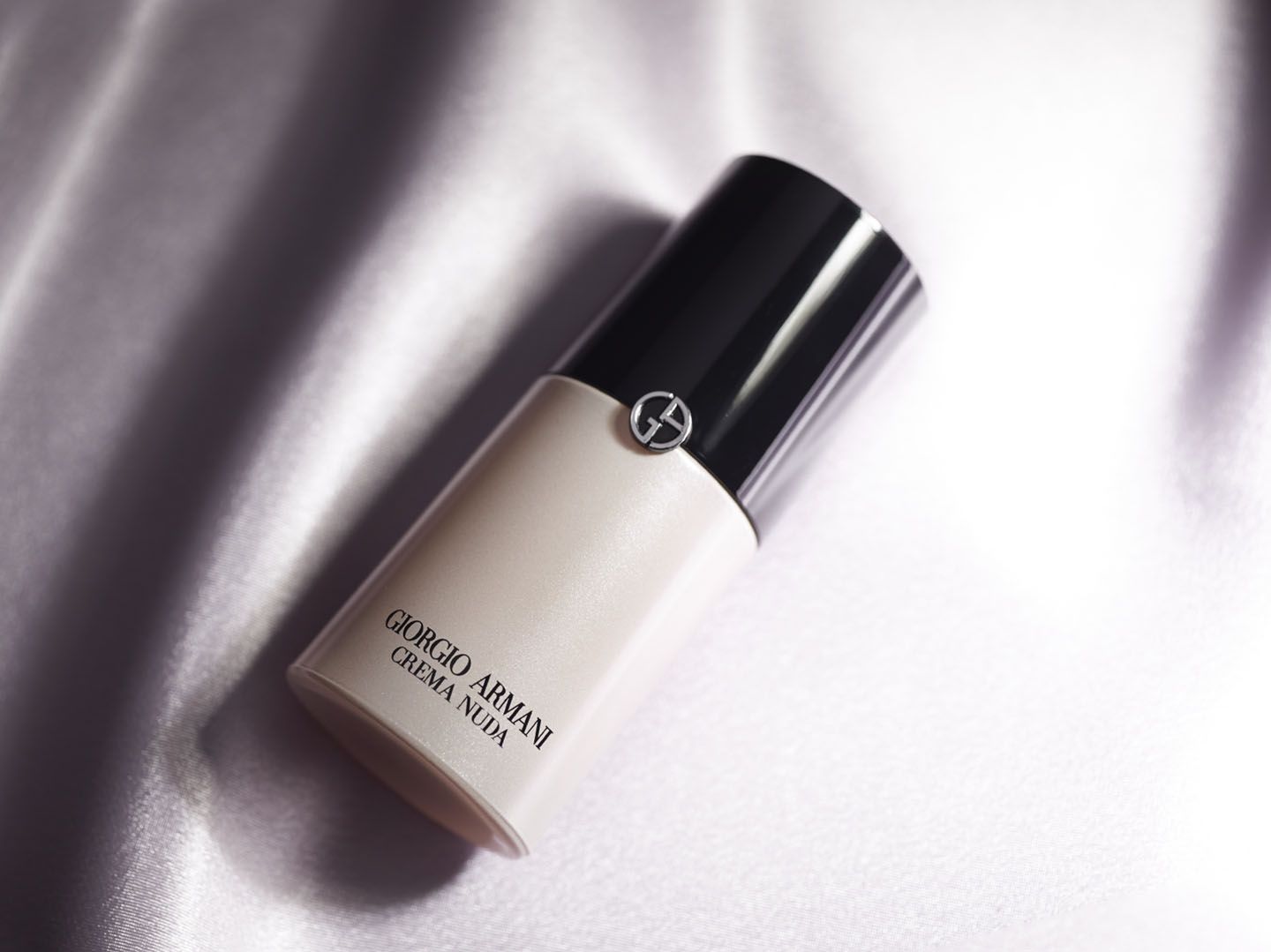 アルマーニ ビューティ クレマヌーダ 全5色 各30ml ¥13,000(税抜・2月7日発売)