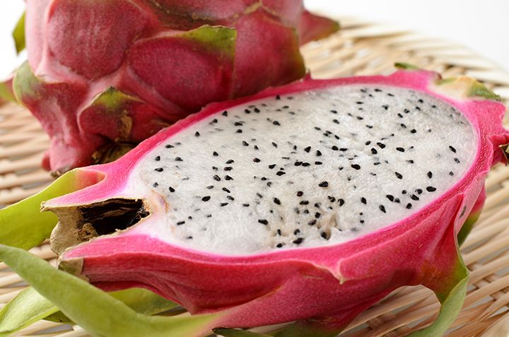 果皮の色や果肉の色などによって、20種類以上の品種があるドラゴンフルーツ