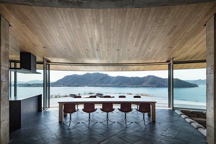 広島県・佐木島の「NOT A HOTEL SETOUCHI」内観カット