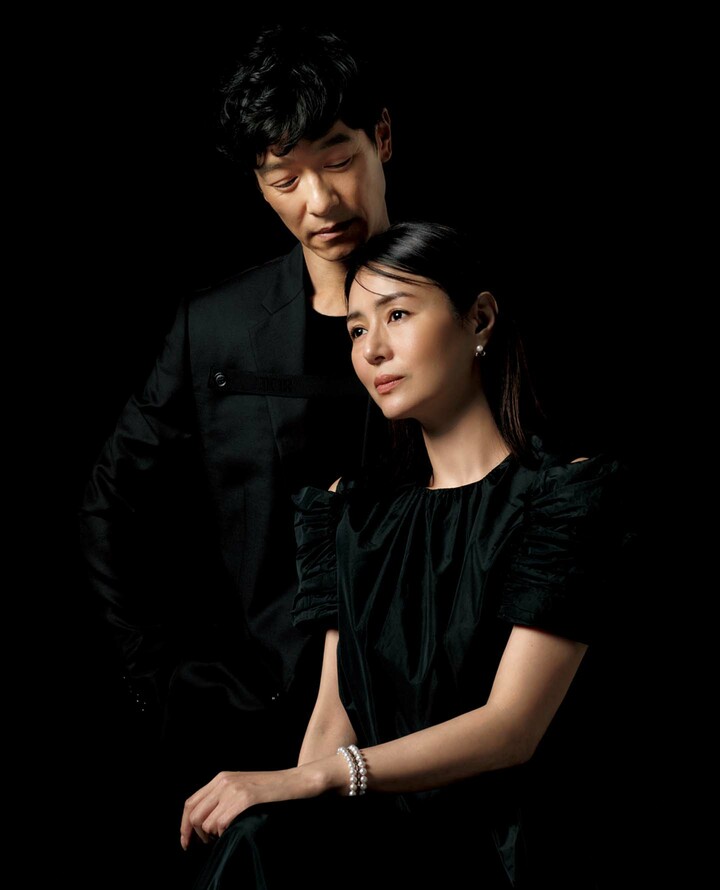 映画『平場の月』の主演を務める堺 雅人さんと井川 遥さん