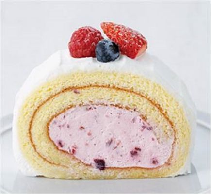 ミックスベリーロール(1カット)¥584「パティスリー キハチ」大丸東京1F ※季節限定品