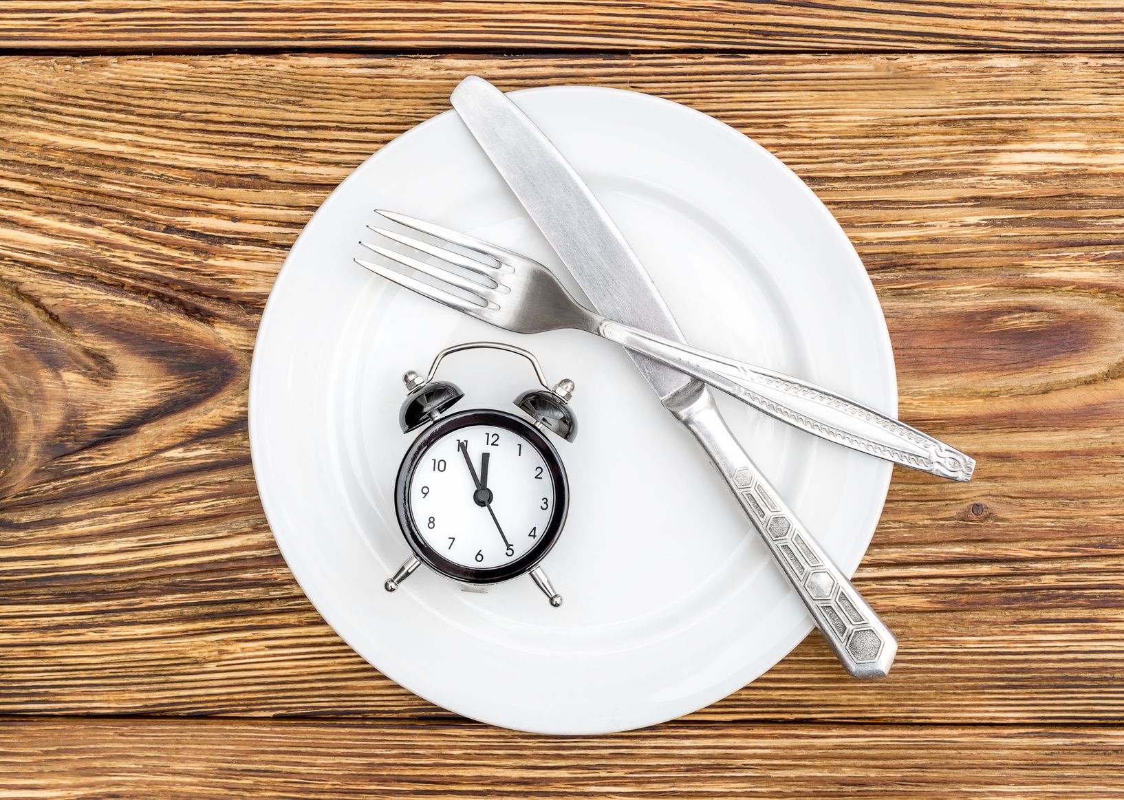 お腹が減らないのにだらだら食べ続けると、糖が脂肪に変換される方向に。