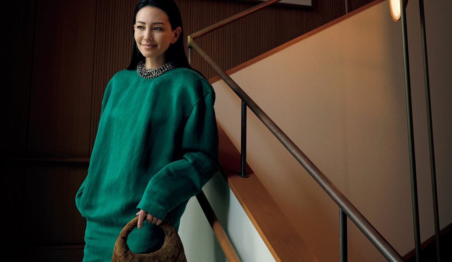 ヴァレンティノのウエアを着用したモデルのRINAさん