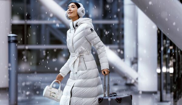 2/22 Sun|佇まいの美しい「マッカージュ」のマキシダウンコートで、高級スノーリゾートでも優雅に【365日コーディネート】