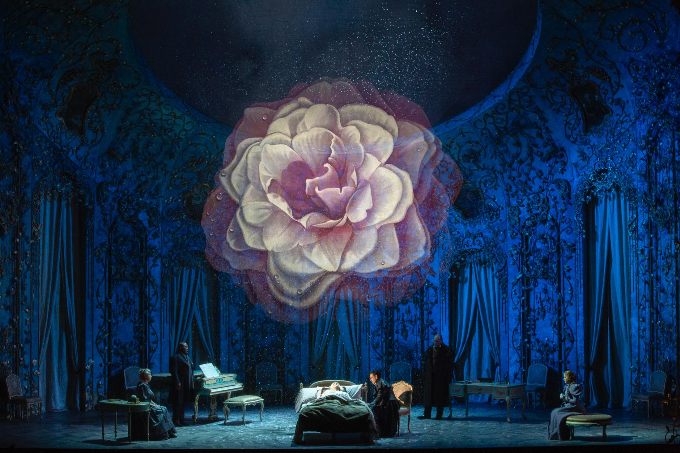 椿姫 ©️Marty Sohl/Metropolitan Opera