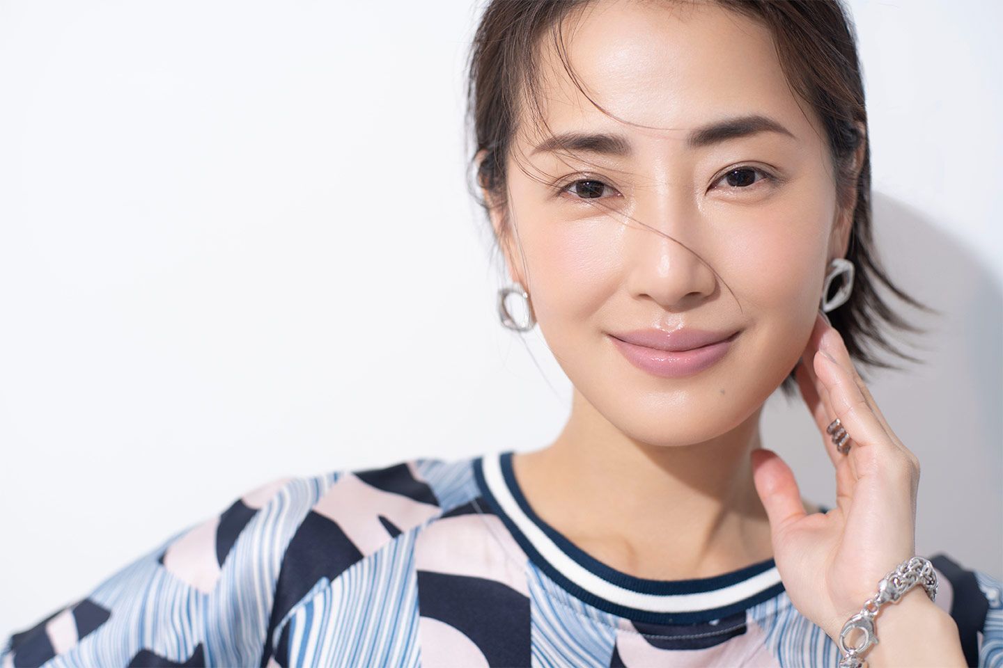 ナチュラルなのに上品。厚塗り感のないフレッシュな肌で、夏を快適に。