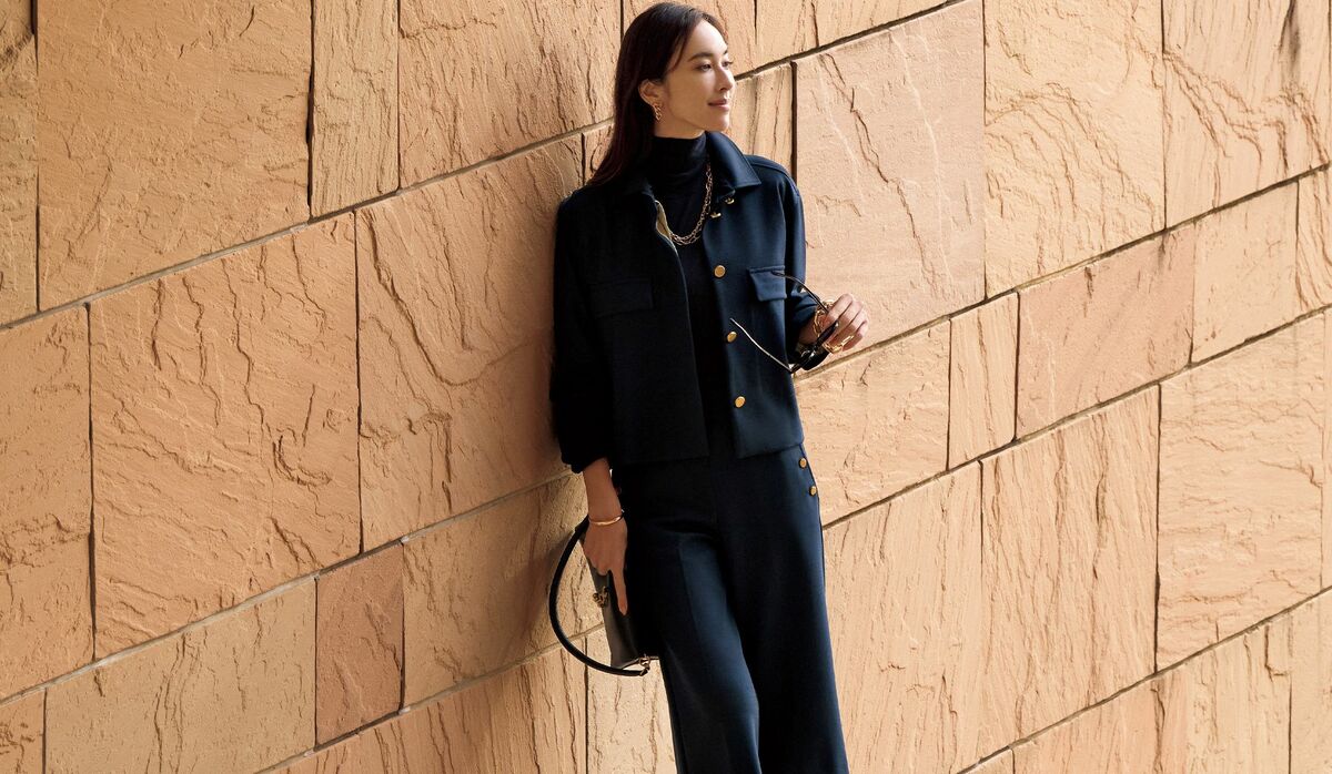 春に向かう高揚感を後押しする「マックスマーラ」のシャツ襟ブルゾン