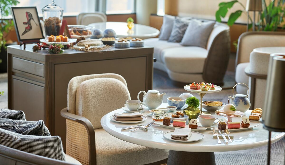 試着のみ新品!憧れのマノロブラニク リボン定番ラウンドトゥ 極上カーフ 24㎝ マノロ ブラニク MANOLO BLAHNIK パンプス HANGISI PUMPS 大きいサイズ