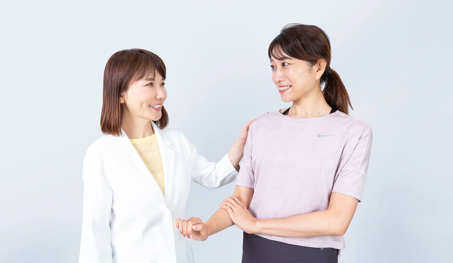 二人の女性　メソッドの指導をしている