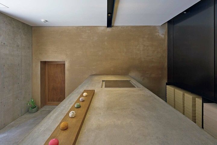 和菓子屋「餅匠しづく 新町店」のカフェスペース