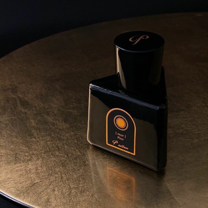P.seven茶香水 墨花 66ml ¥22,000(一部店舗で先行発売中/12月12日全国発売)
