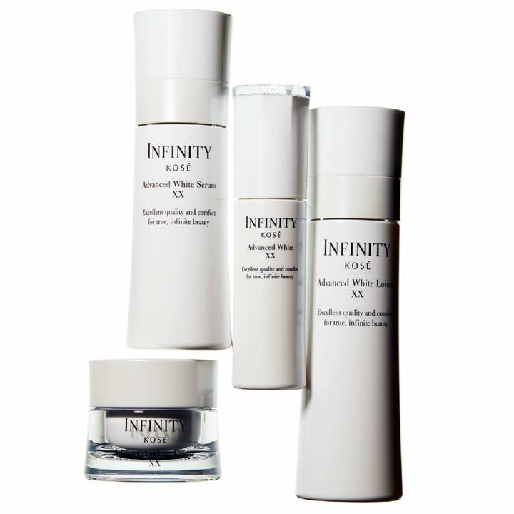 しつこいシミの根を絶やすため、化粧水と乳液でシミへの抵抗力を高めて根づかせない、美容液とクリームでしつこいシミを根っこから直撃、という役割分担がなされている。左から／コーセー インフィニティ アドバンスト ホワイト クリーム XX 40g ￥12,000、同 アドバンスト ホワイト セラム XX 120ml ￥7,000、同 アドバンストホワイト XX 40ml ￥10,000、アドバンスト ホワイト ローション XX 160ml ￥7,000［すべて医薬部外品］