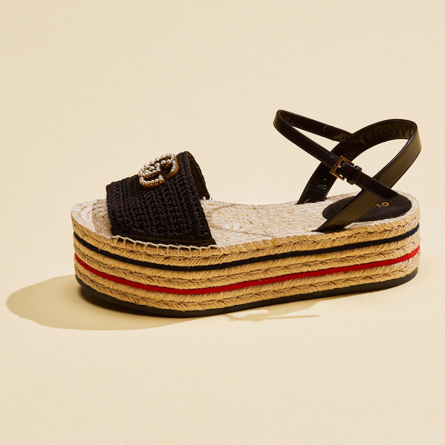 サンダル¥94,000(税抜)
