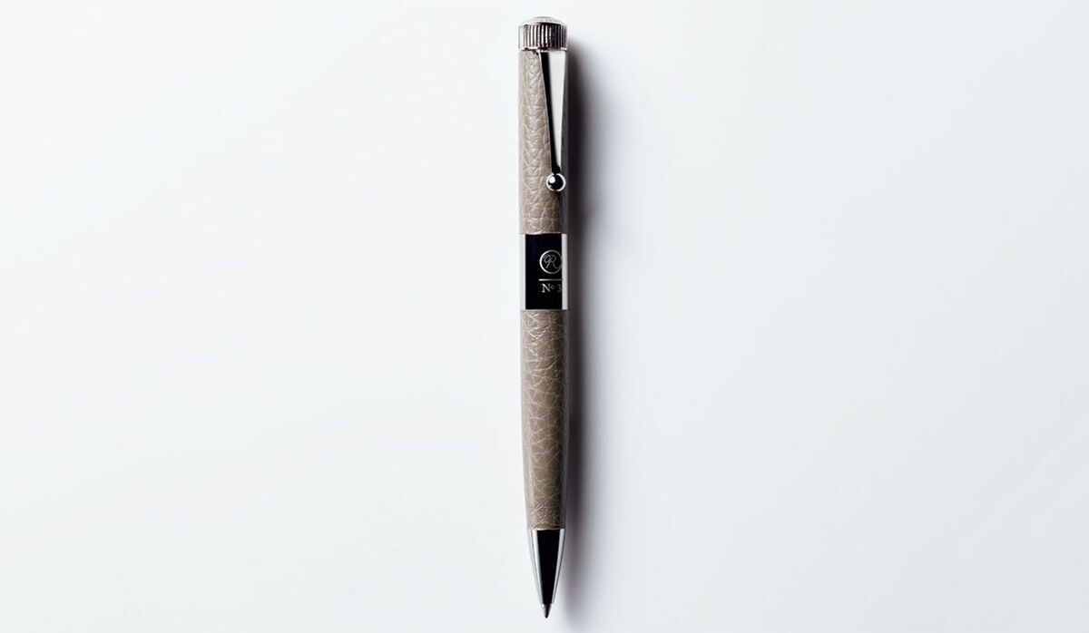 長く書いても疲れにくく、どこを持っても握りやすい！銀座 伊東屋の