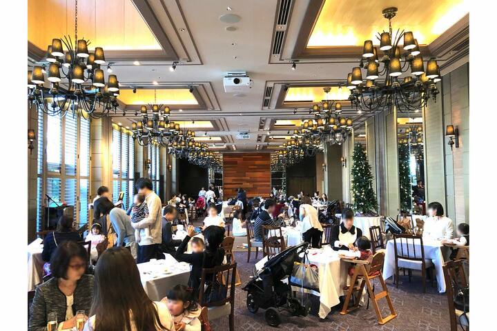 「First Christmas Party2018」は、神戸「オリエンタルホテル」と横浜「THE ROSE RESIDENCE」で開催されました。