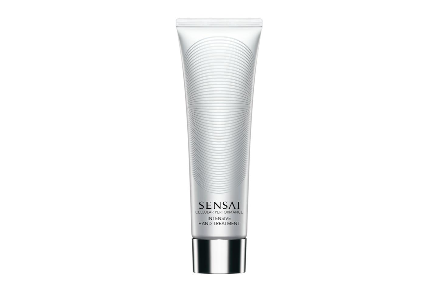 容量は100ml。手肌をシルクのように柔らかく整え、UVBダメージから肌をプロテクト。リラックスできるオリエンタルな香り。