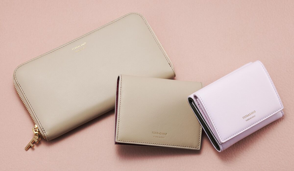 現行モデル】【新品同様】バイカラー 定価31,900 フェラガモ