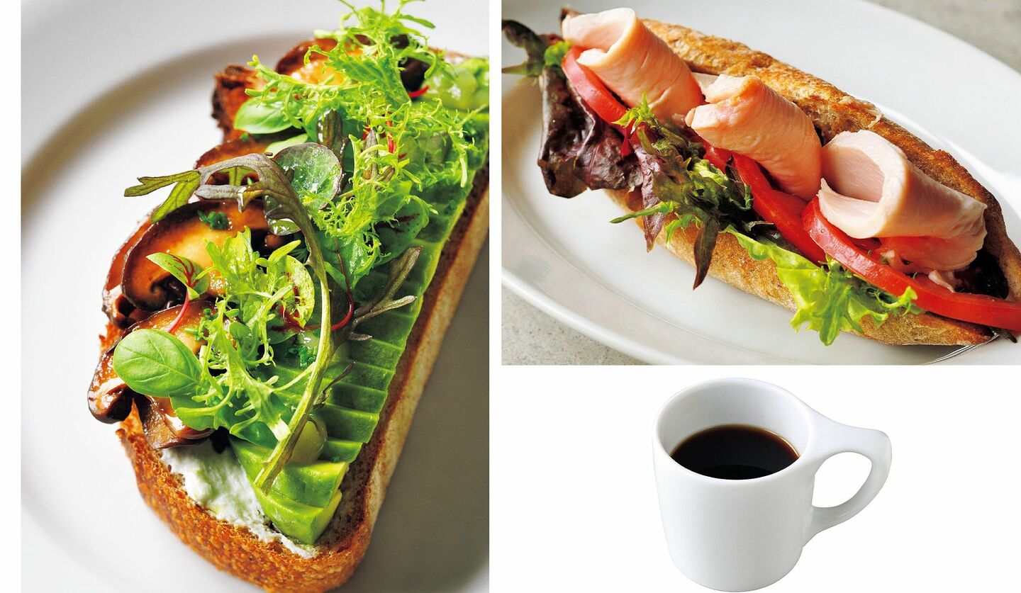 東京・高輪の「OGAWA COFFEE LABORATORY 高輪」の モーニングメニュー(サンドイッチ、アサイーボウル)