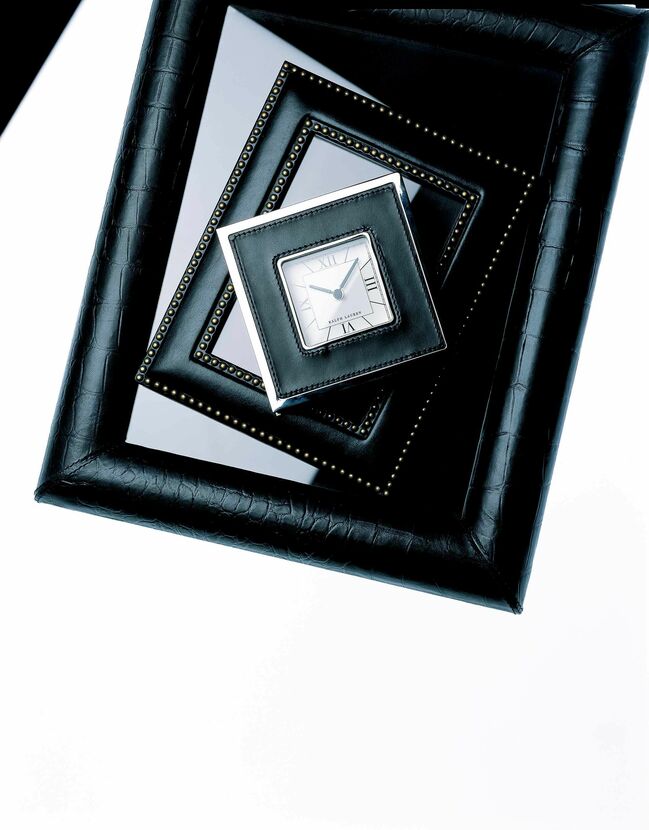 ●『フォトフレーム』大［横25.4×縦33.02㎝］・『フォトフレーム』小［横12.7×縦17.8㎝］・『クロック』［横13.1×縦13.1×奥行き3.5㎝角］ラルフ ローレン表参道店限定。（ラルフ ローレン〈ラルフ ローレンホーム〉）