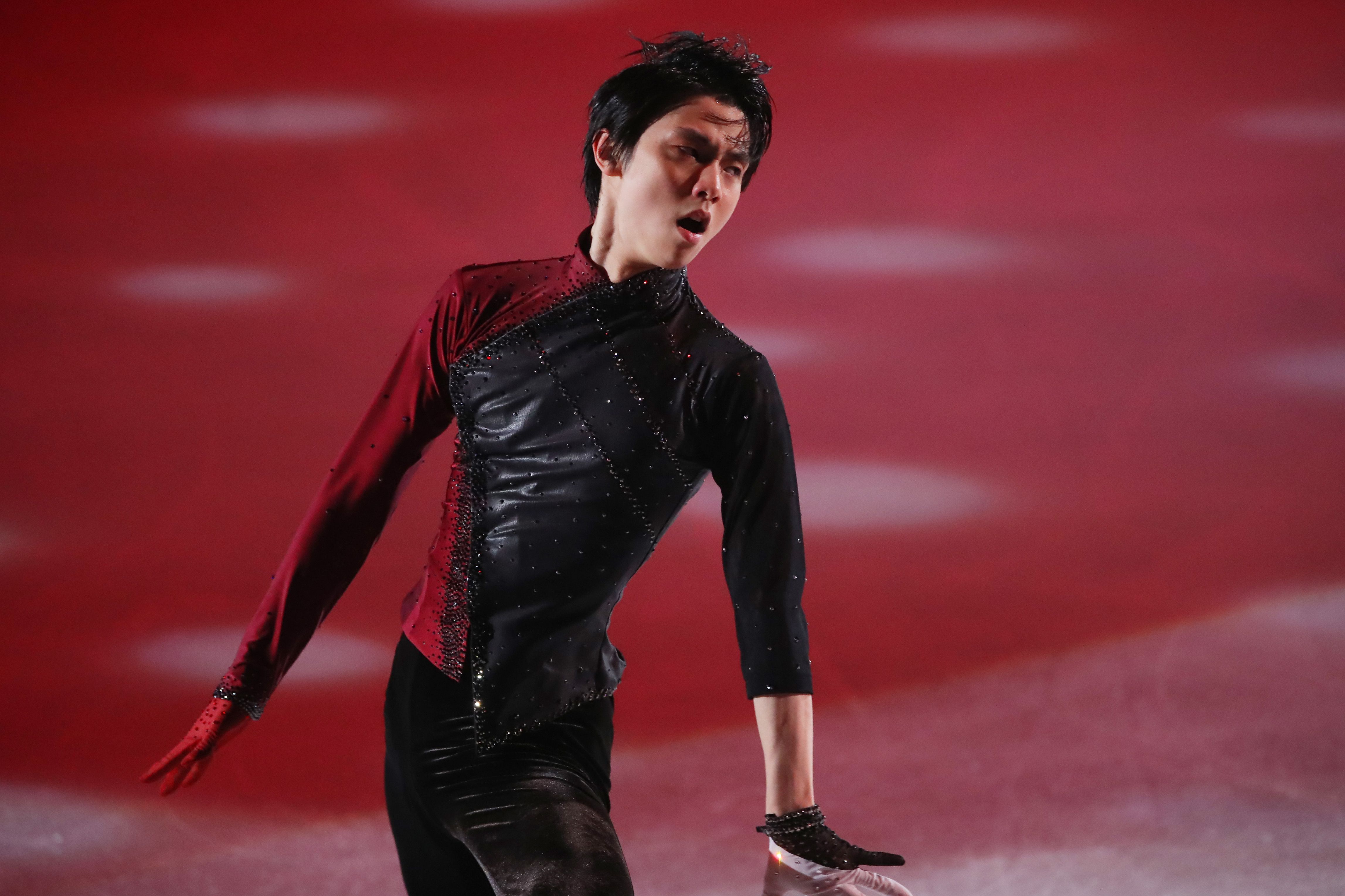 2019 ファンタジーオンアイス 幕張公演で演技する羽生選手。写真:YUTAKA/アフロスポーツ