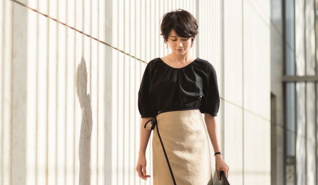 ベージュスカートコーデ15選 季節ごとのベージュスカートコーデと スニーカーを合わせたコーデ集 19年 Precious Jp プレシャス