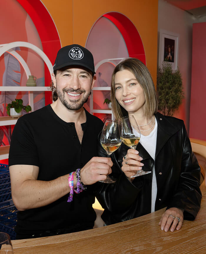 左は、ジェシー・カッツ。