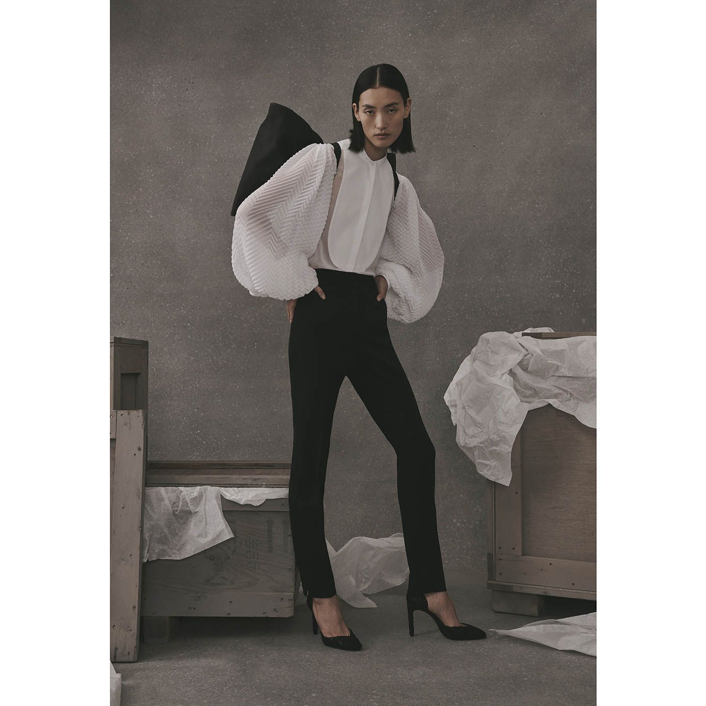 LOOK 01