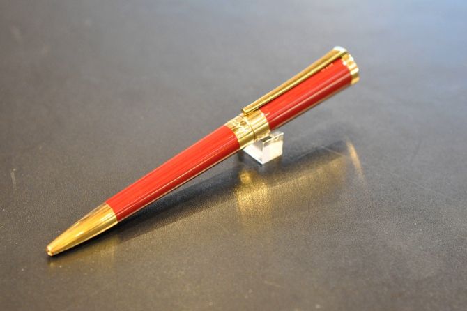 「リベルテ レッドラッカー&ゴールド」¥51,840
