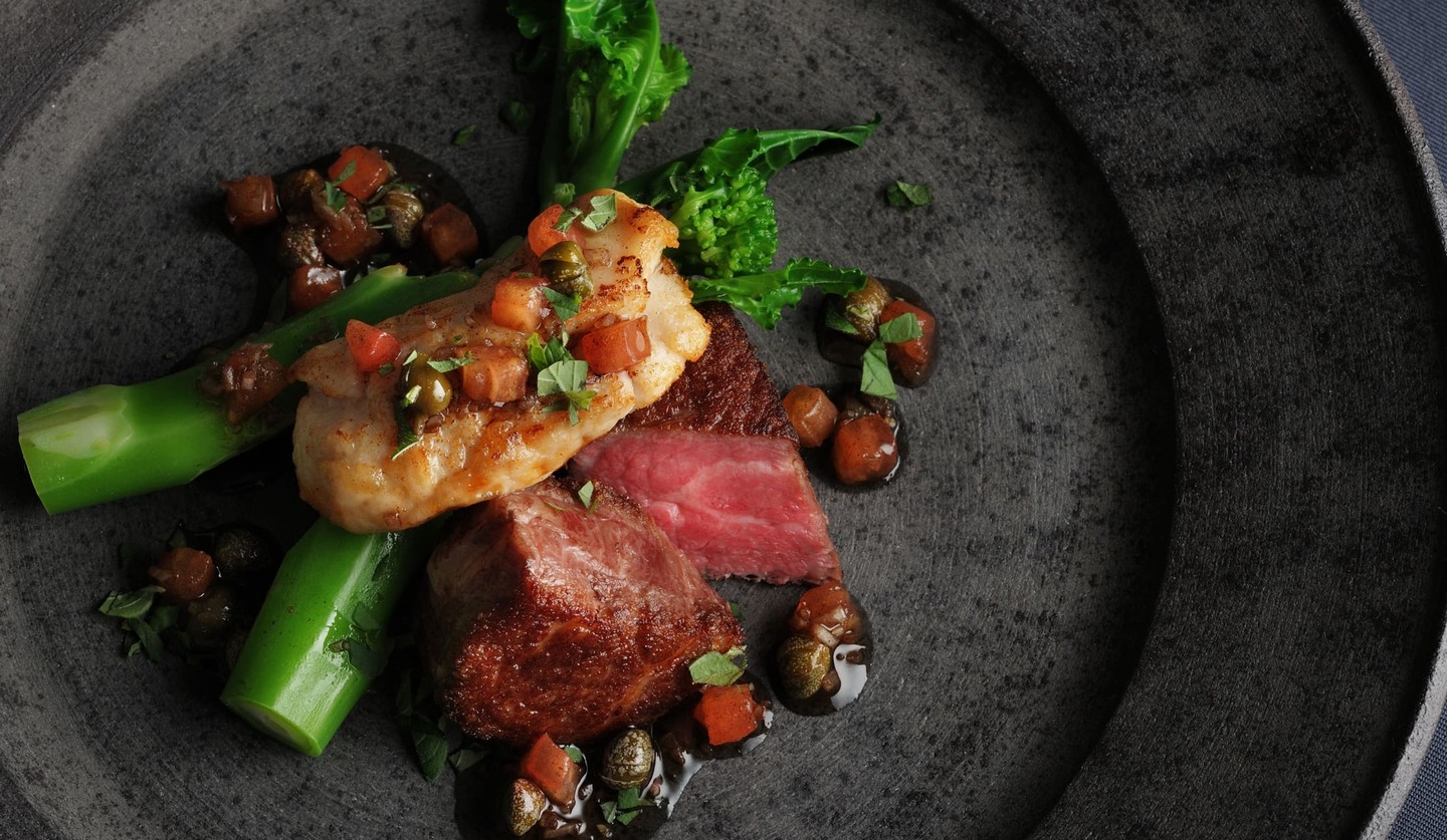 リゾナーレ下関のふぐを使った肉料理